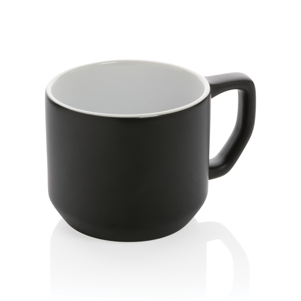Taza de cerámica moderna