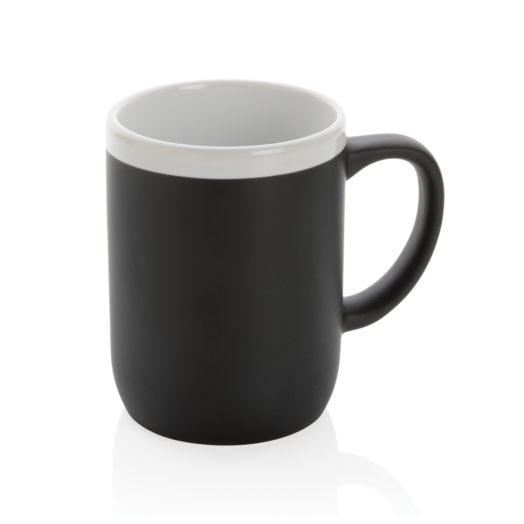 Taza de cerámica con borde blanco
