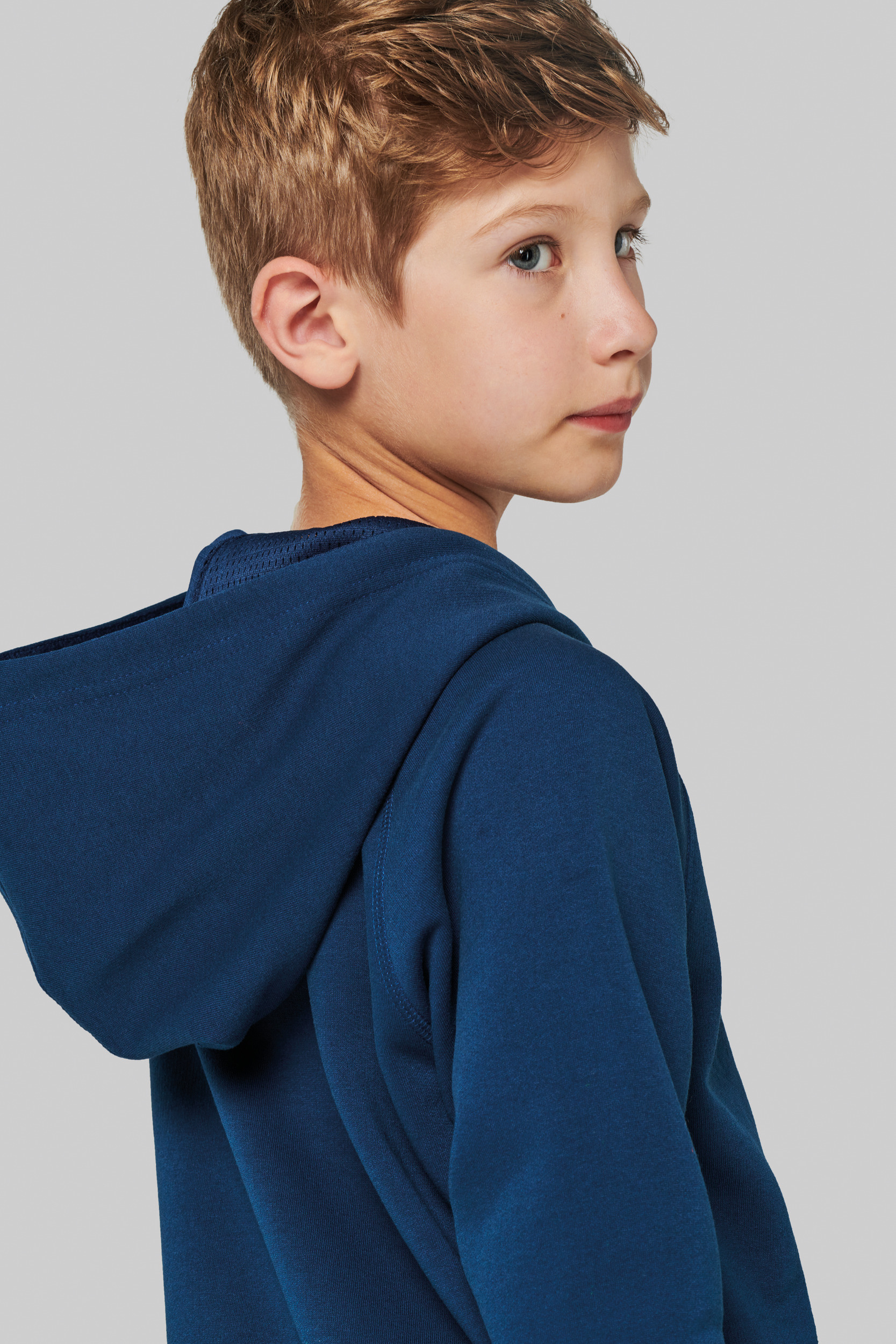 PA386 - Chaqueta cremallera y capucha infantil