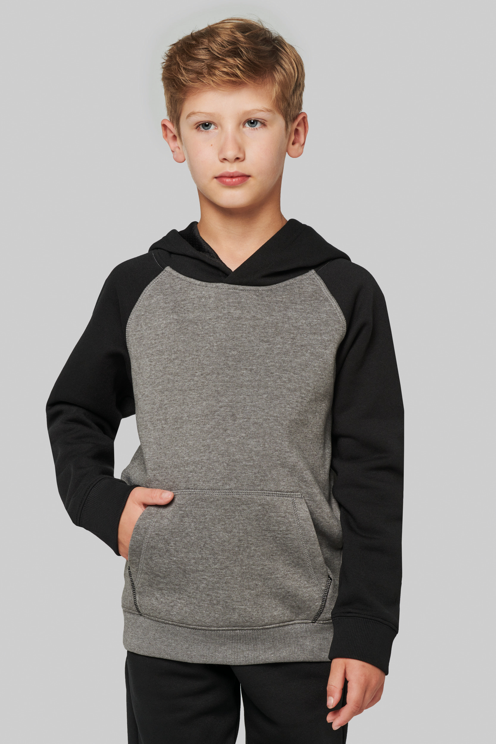 PA370 - Sudadera bicolor con capucha para niños