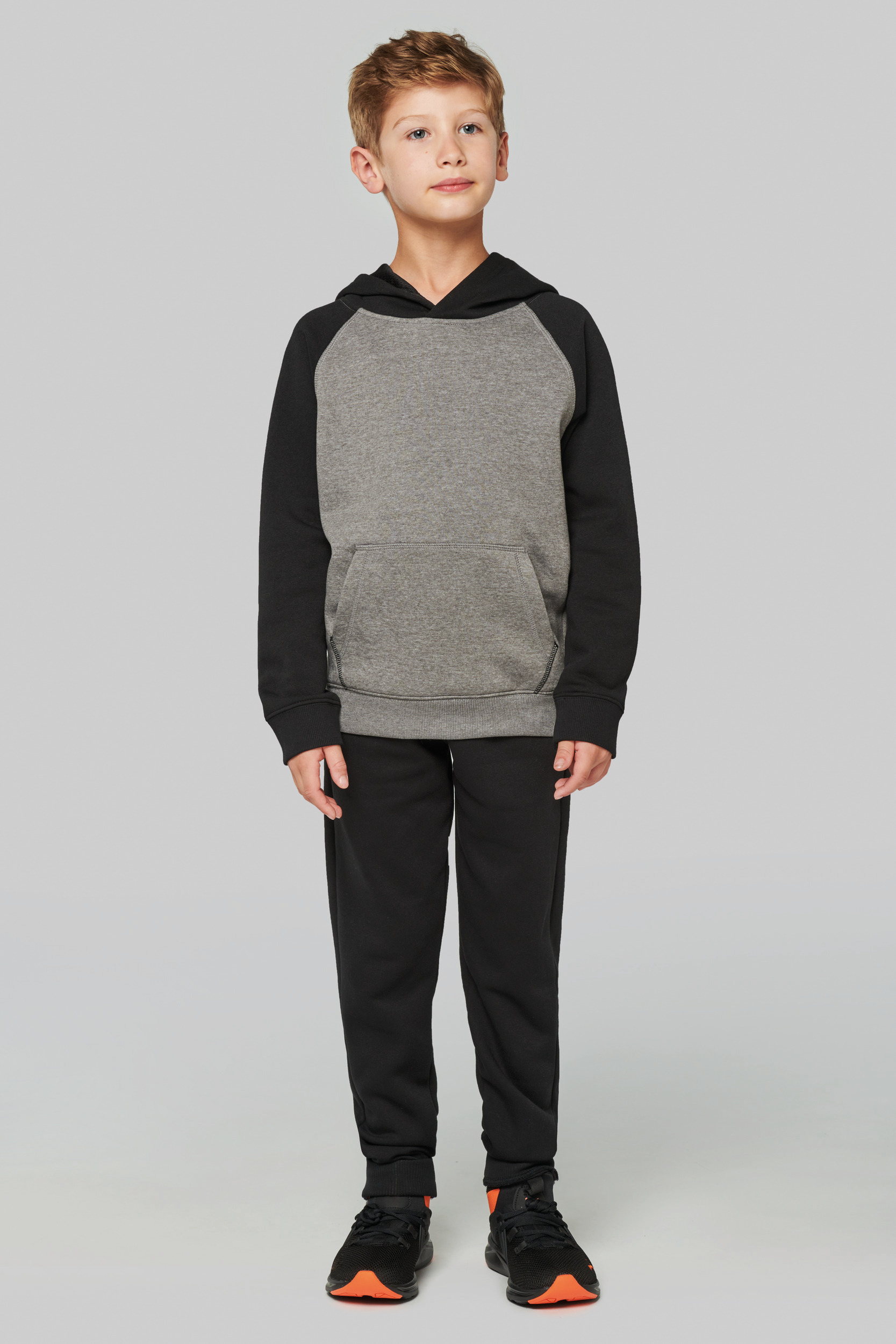 PA370 - Sudadera bicolor con capucha para niños