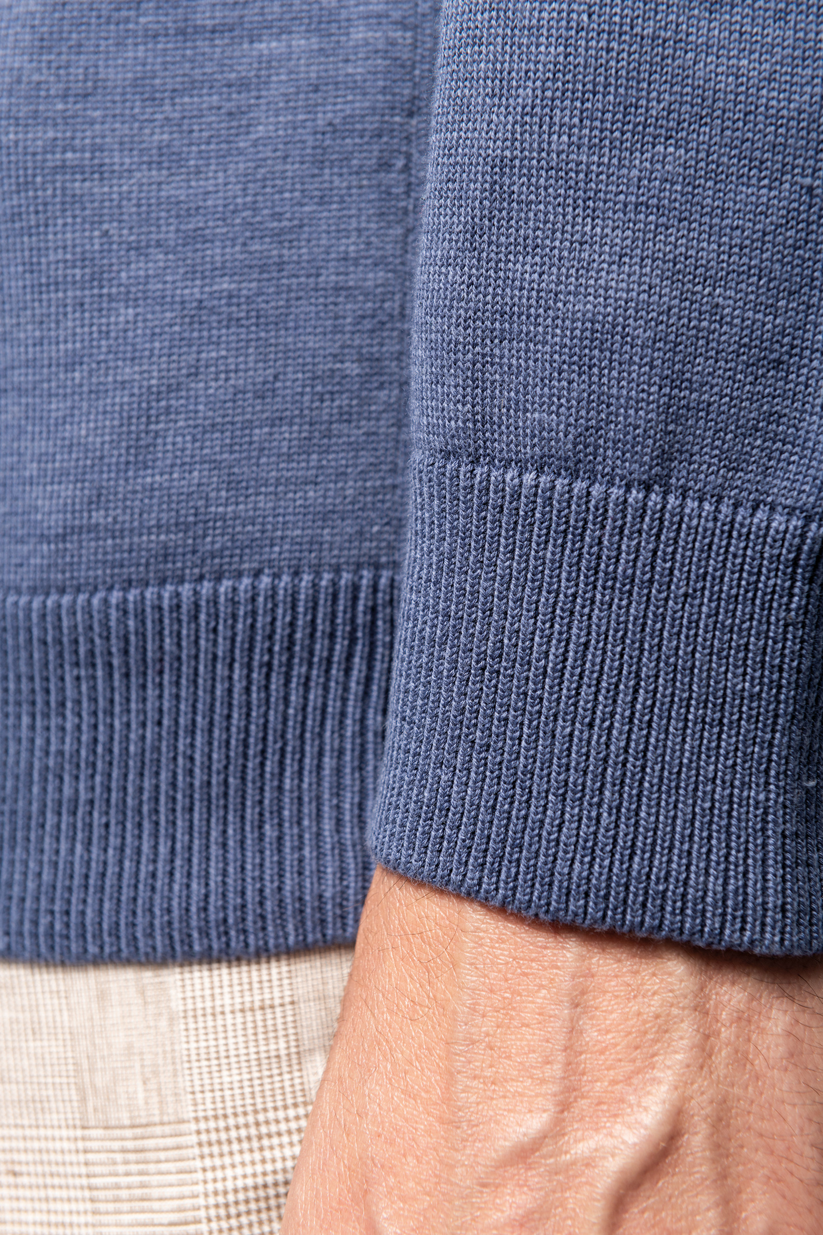 K965 - Jersey cuello de pico hombre