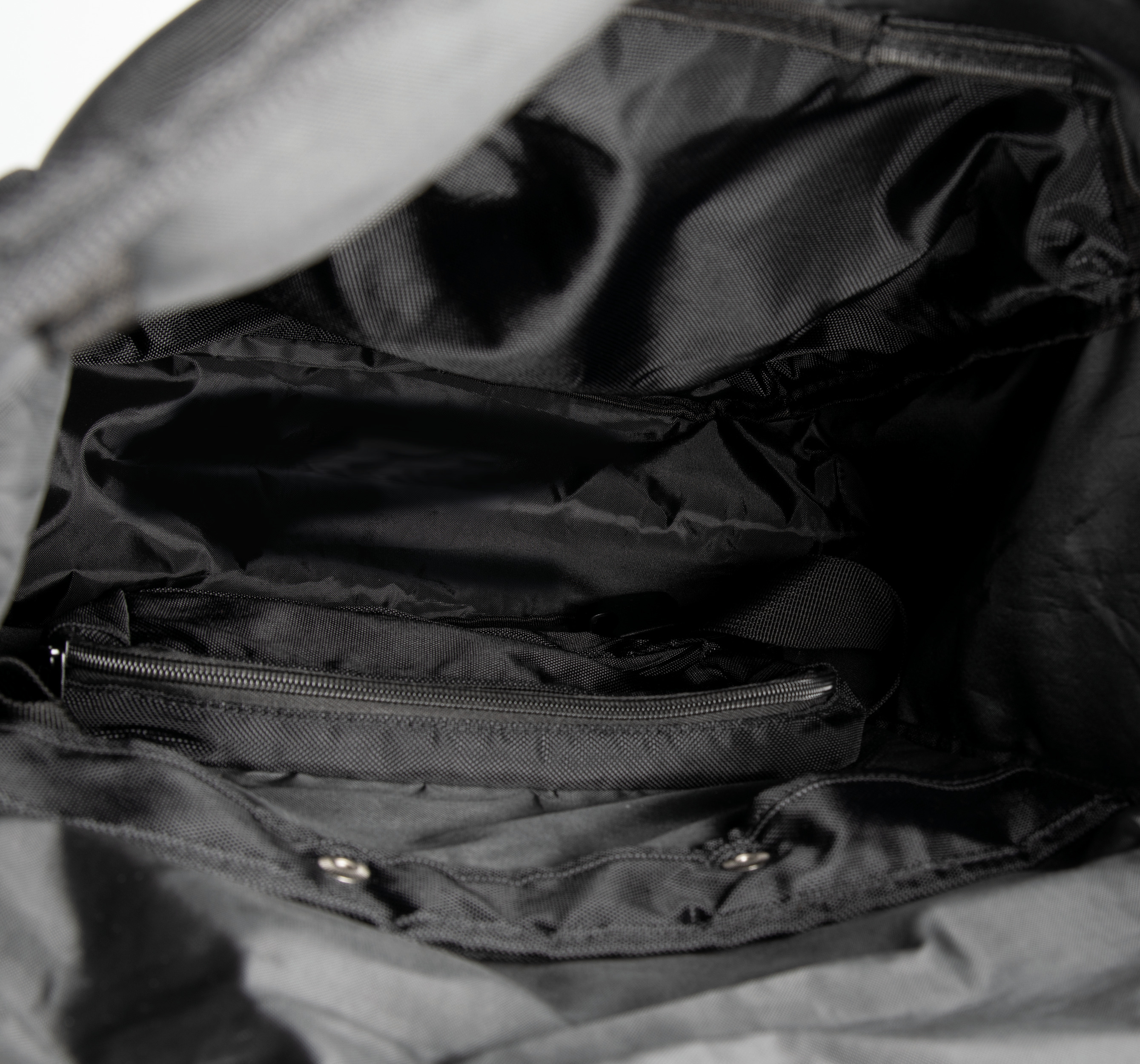 KI0174 - Mochila de deporte con sistema antirrobo y riñonera extraíble