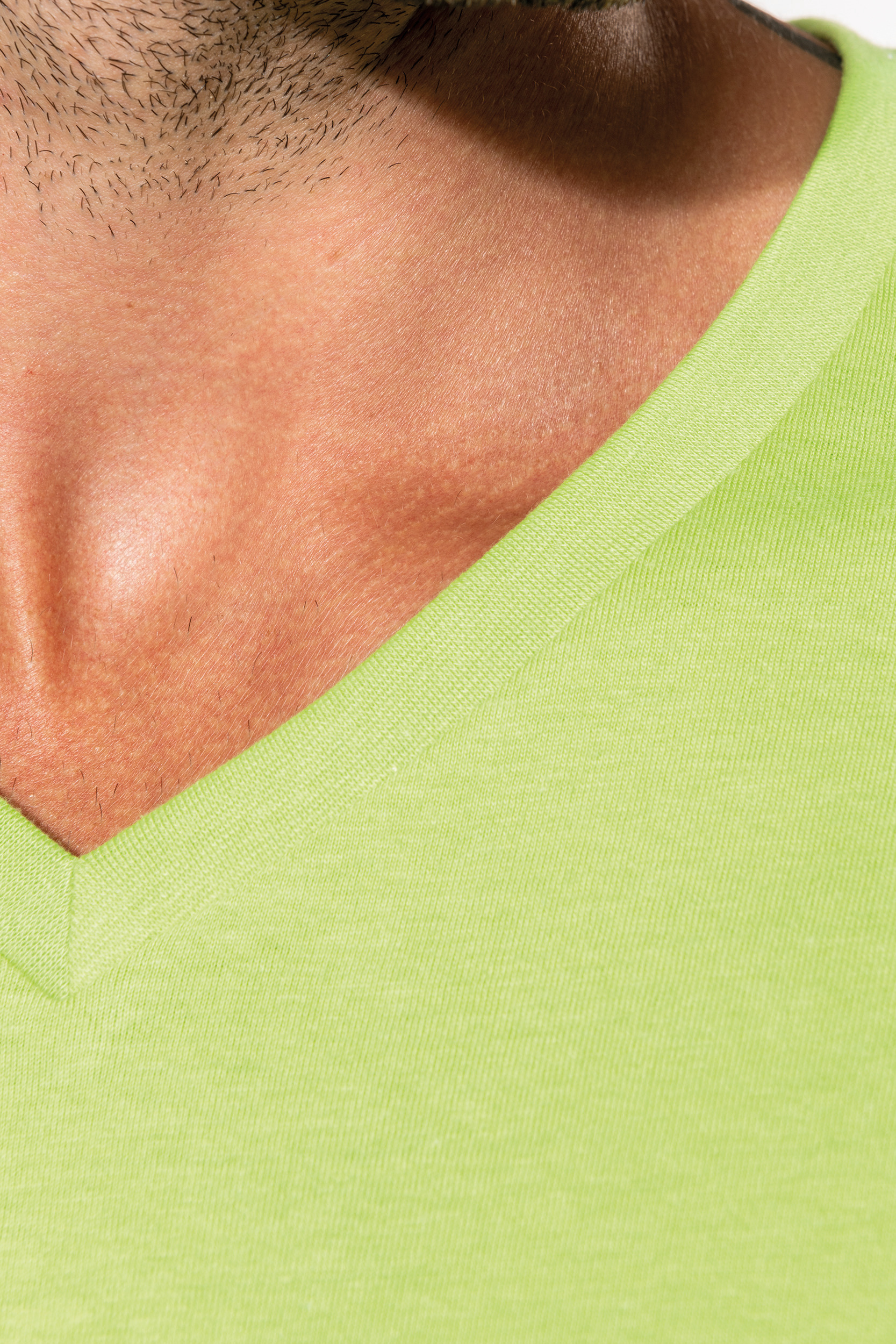 K3028IC - Camiseta BIO150IC cuello de pico hombre