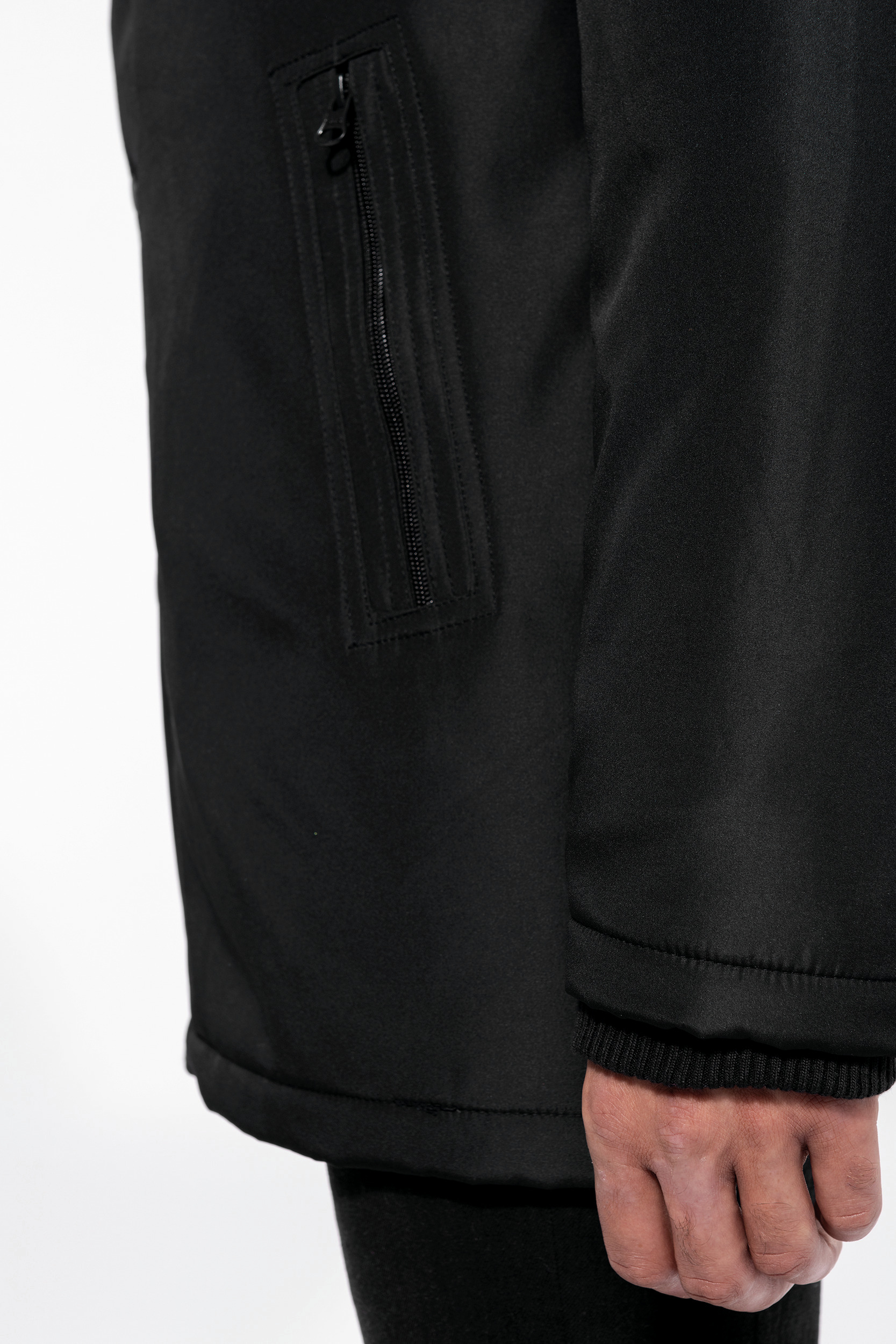 K656 - Parka con capucha extraíble