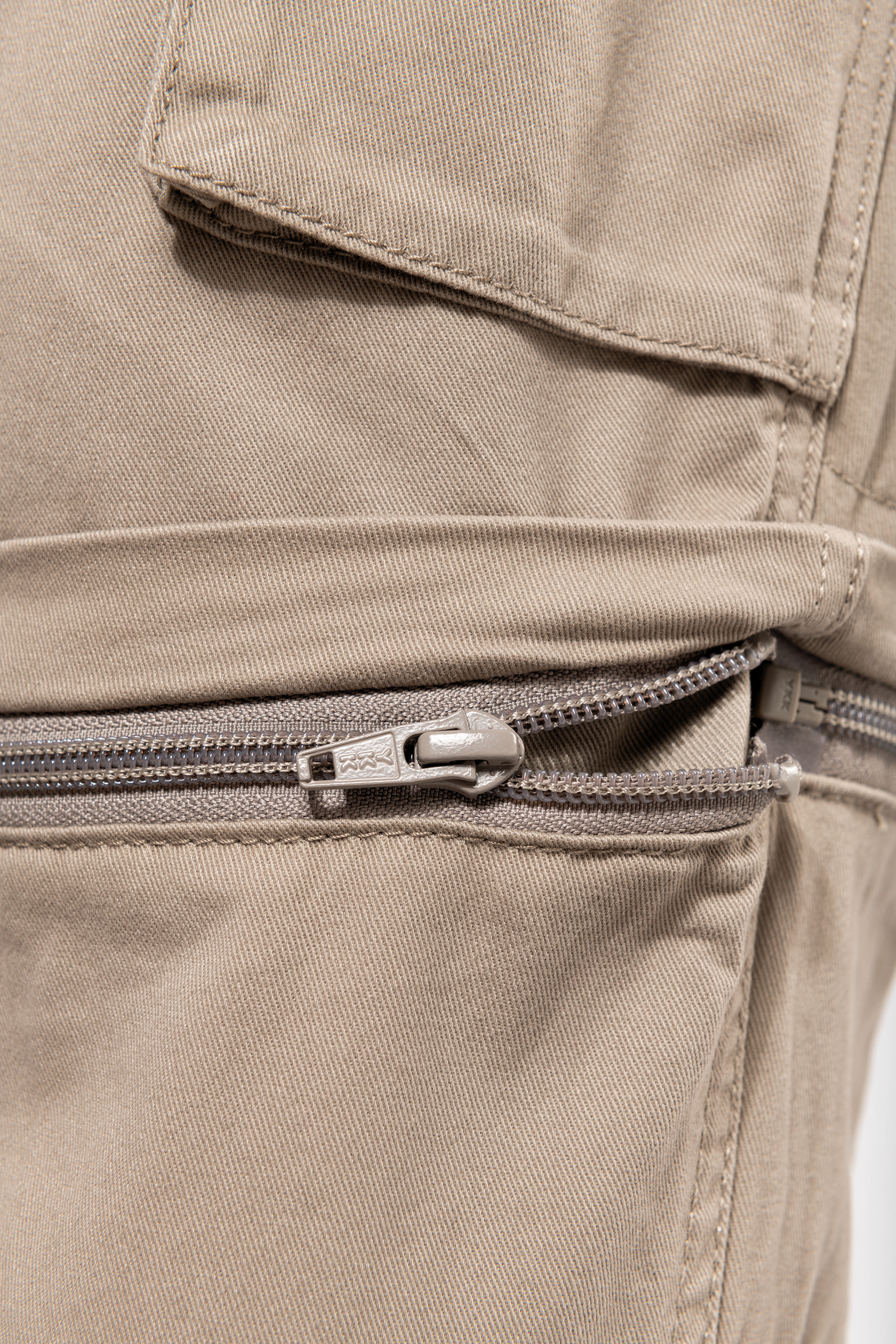 K785 - Pantalón 2 en 1 multibolsillos