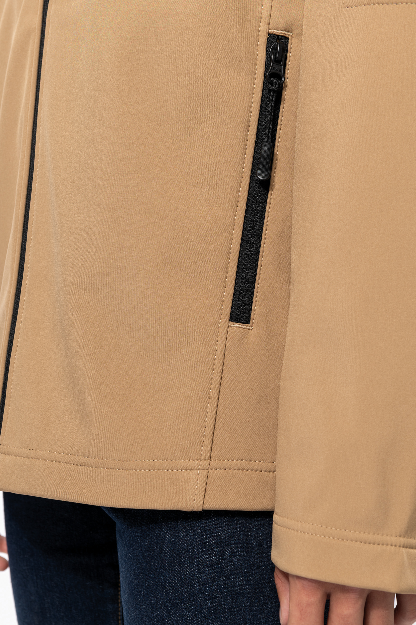 K401 - Chaqueta softshell hombre