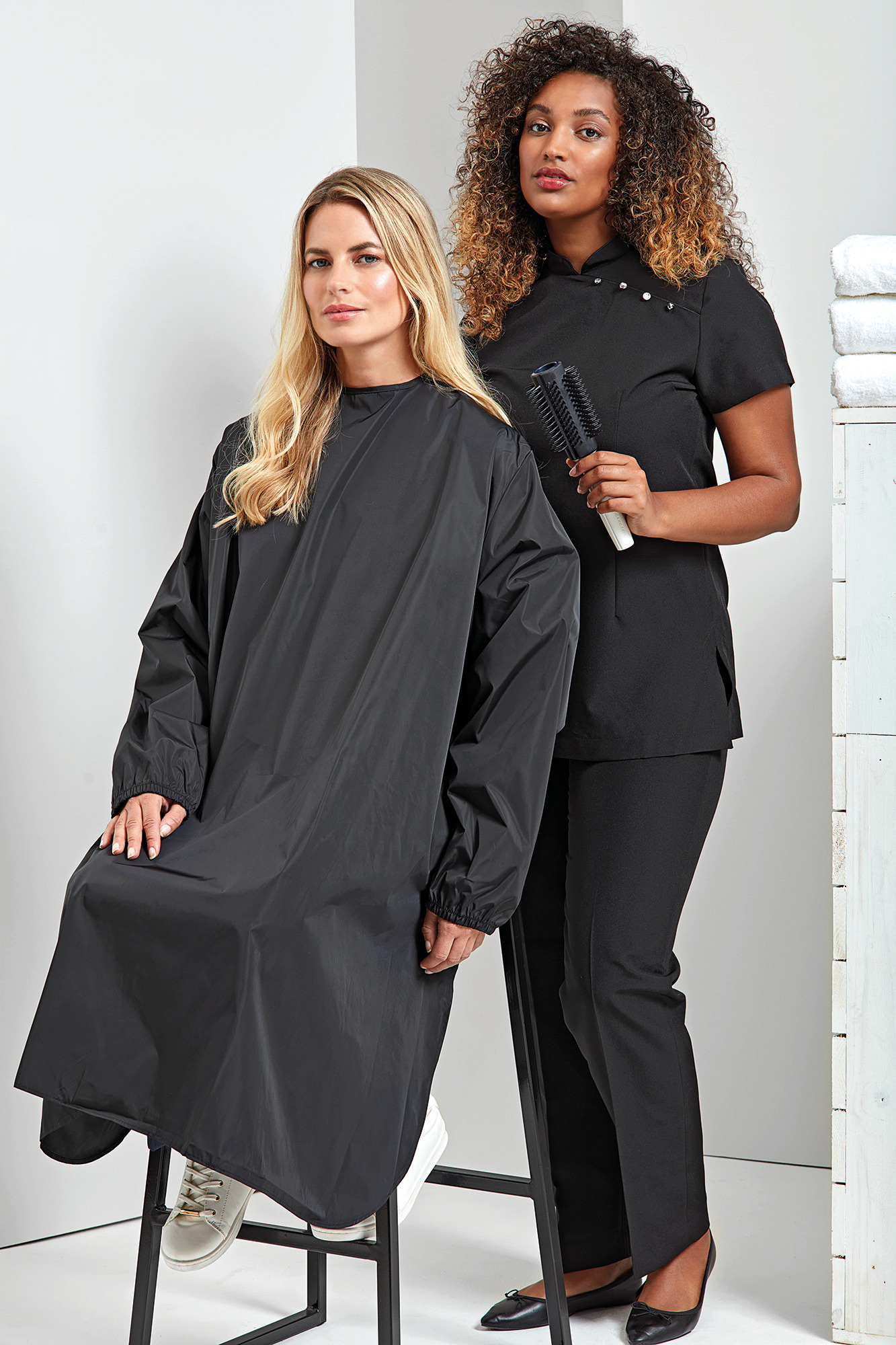 PR117 - Bata/capa impermeable peluquería manga larga