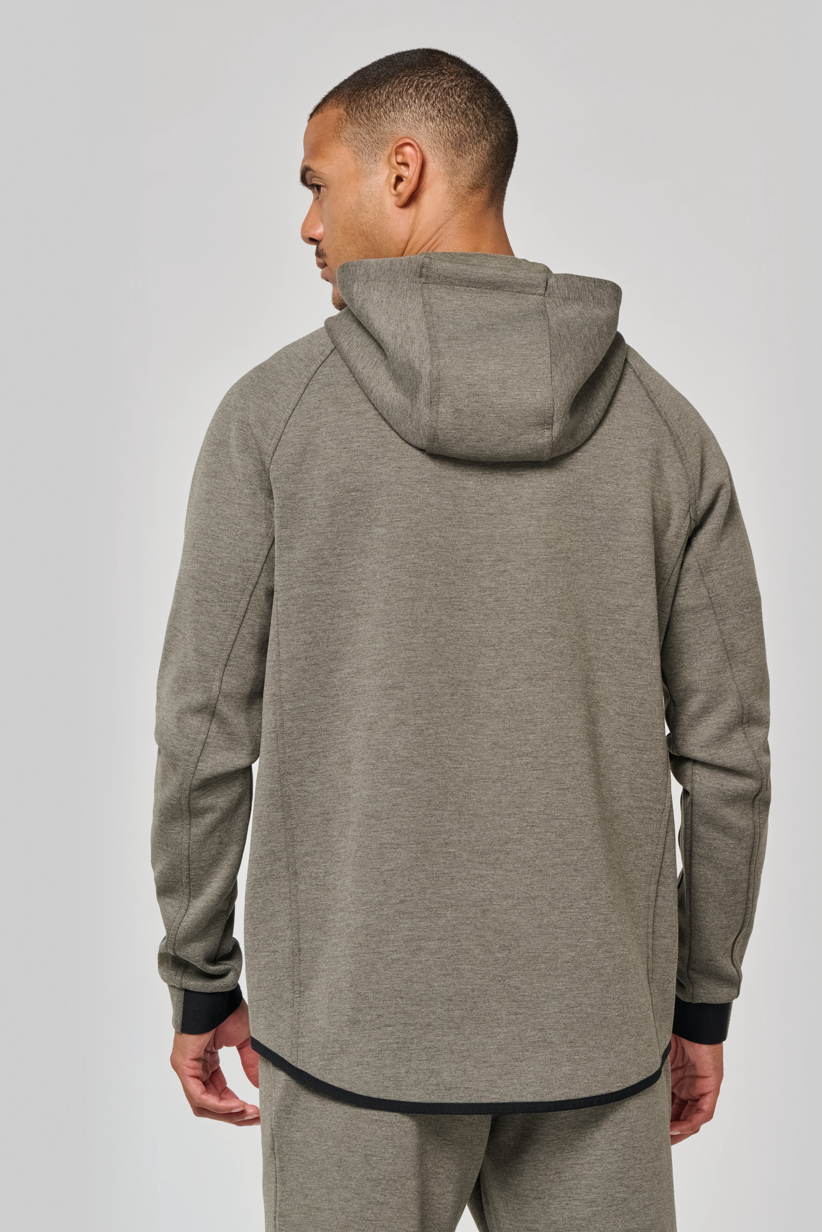 PA358 - Chaqueta de chándal performance con capucha hombre