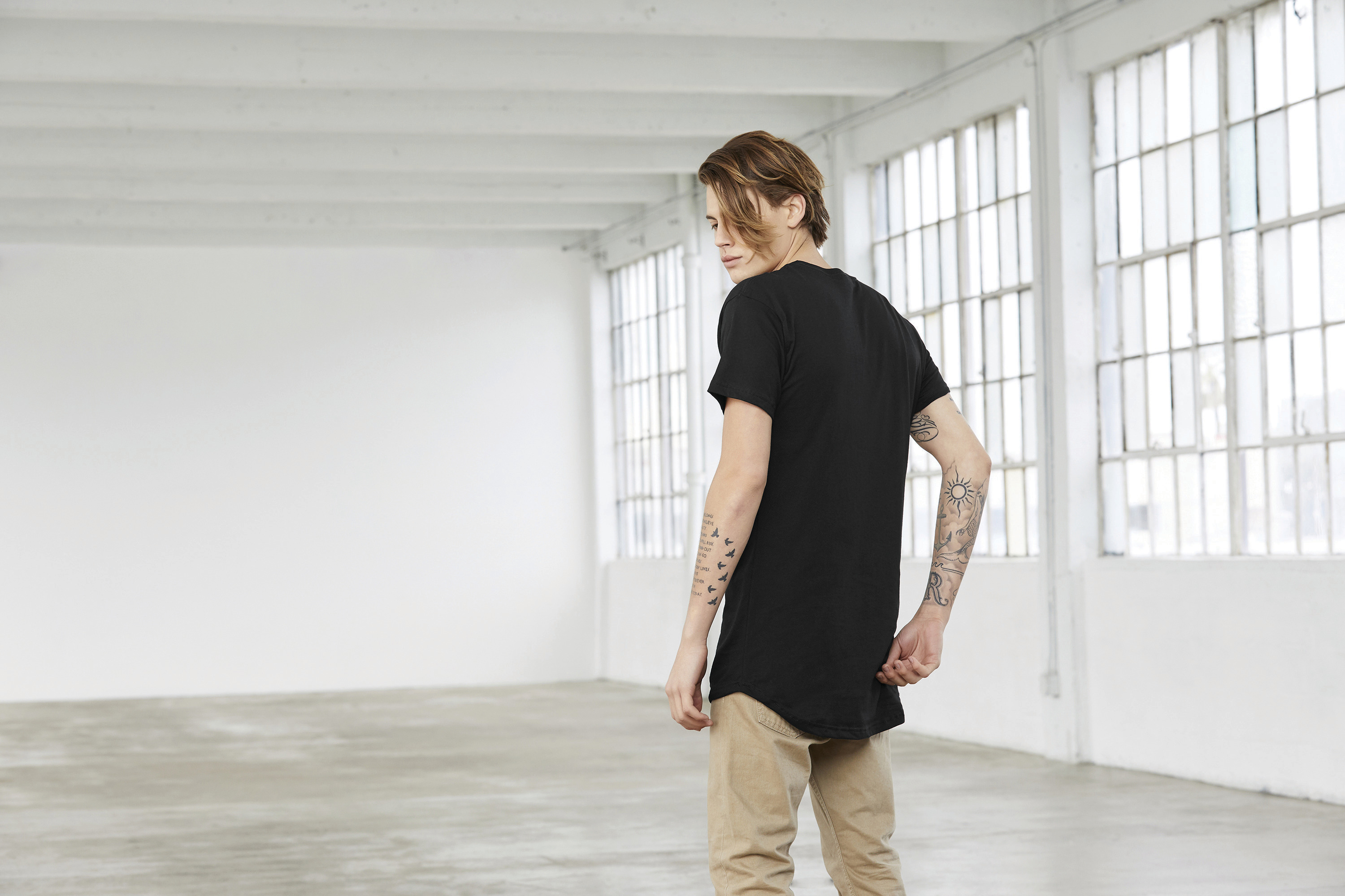 BE3006 - Camiseta de corte largo hombre